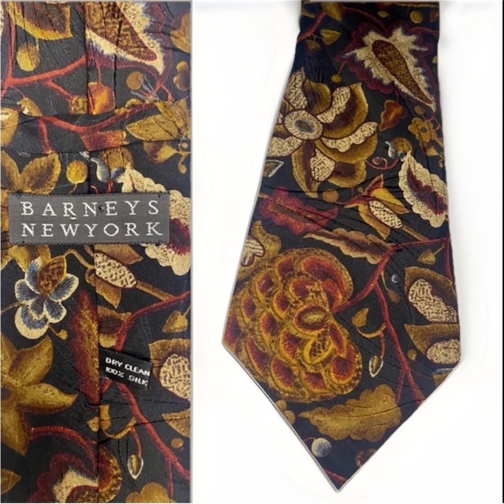Vintage BARNEY’S NEW YORK Bold Black Floral Abstract All Silk Classic Tie, 3.75”